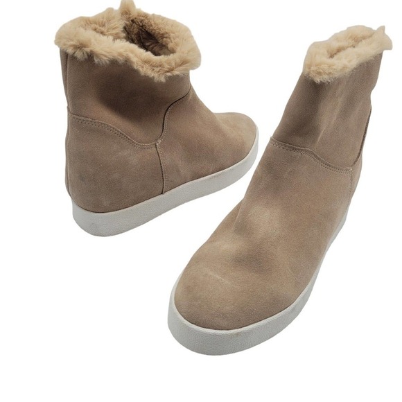 New Blondo womens 9.5 Haven Boots Faux Fur Suede Waterproof Booties Sand Beige - Picture 1 of 13